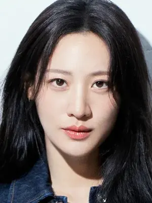 Claudia Kim