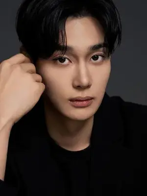 Hwang Dong Hee