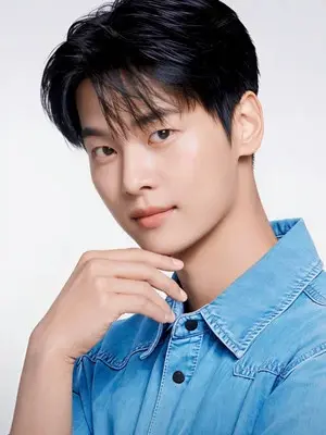 Cha Hak Yeon